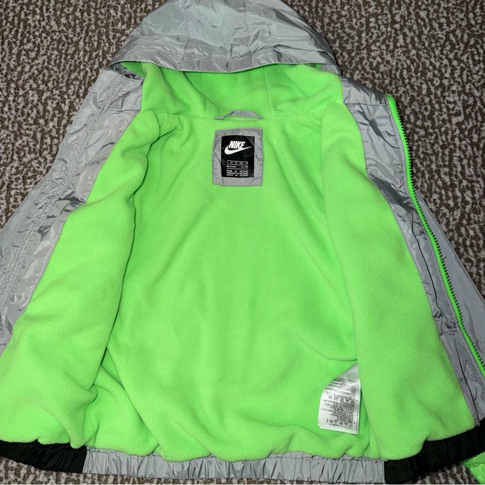 Nike Jacket - Picture 2 of 4